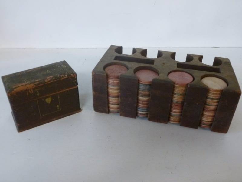 lot 75 image: Vintage Poker Chips