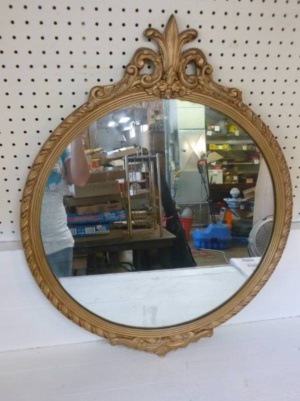 lot 89 image: Vintage Mirror