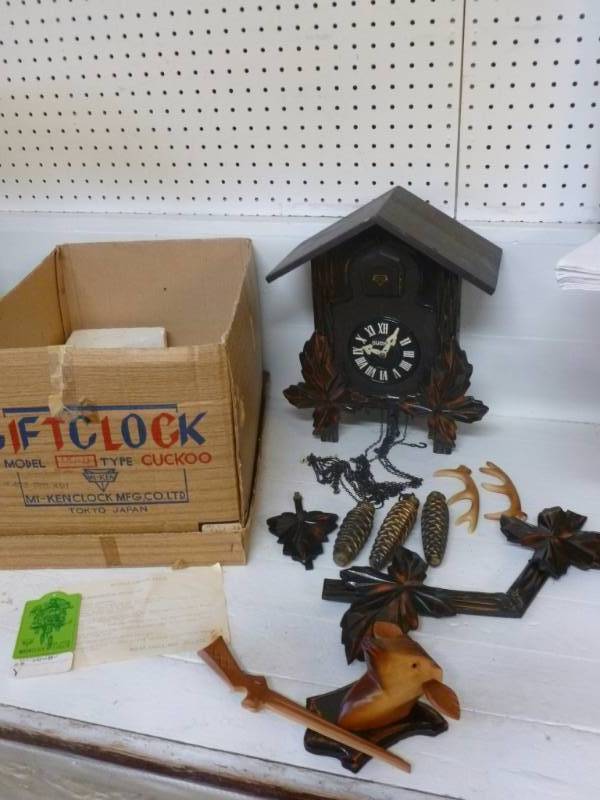 lot 90 image: Vintage Cuckoo Clock