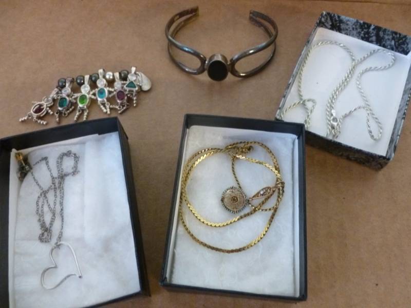 lot 118 image: Sterling Jewelry