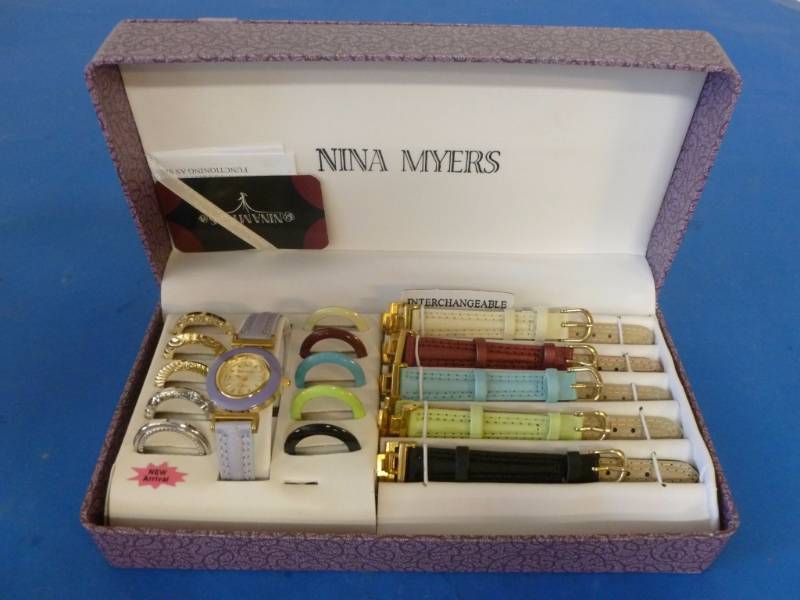 lot 125 image: Watch Set