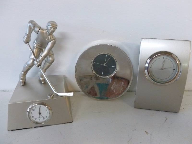 lot 127 image: Clocks
