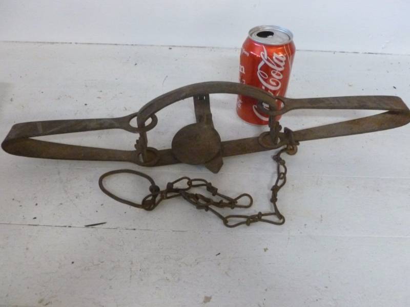 lot 145 image: Vintage Trap