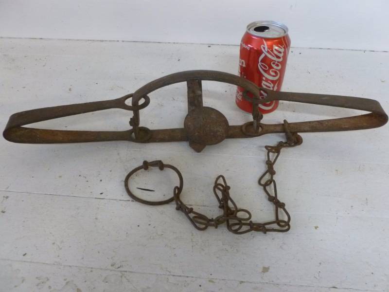 lot 146 image: Vintage Trap