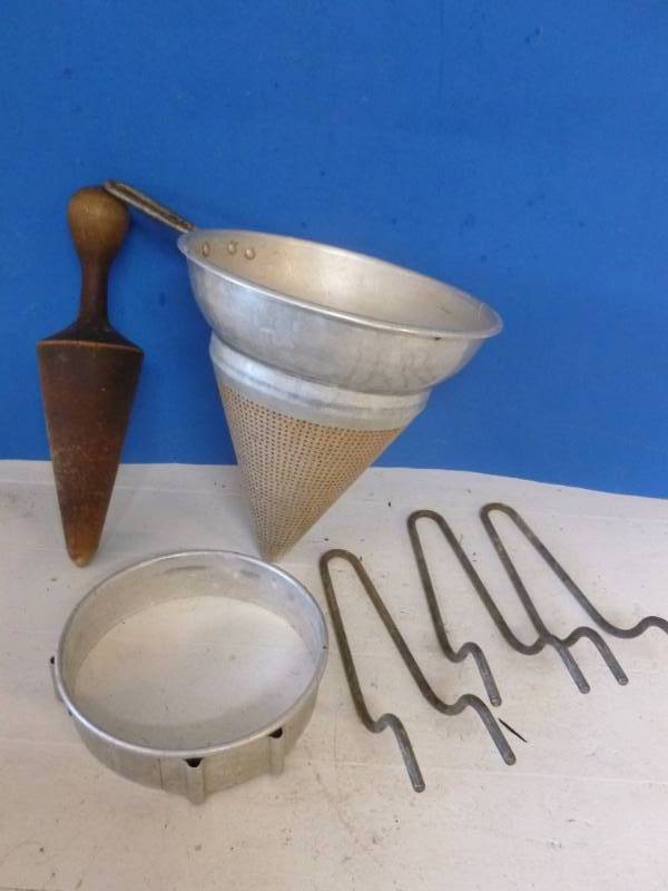 lot 160 image: Vintage Kitchen