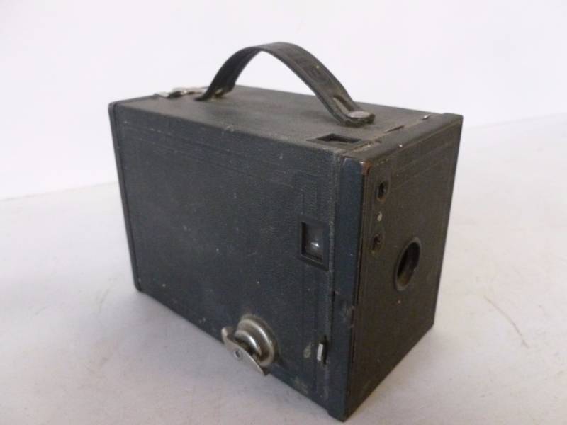 lot 214 image: Antique Camera