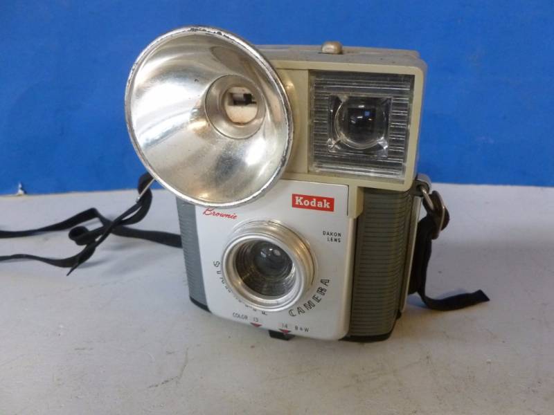 lot 216 image: Vintage Camera