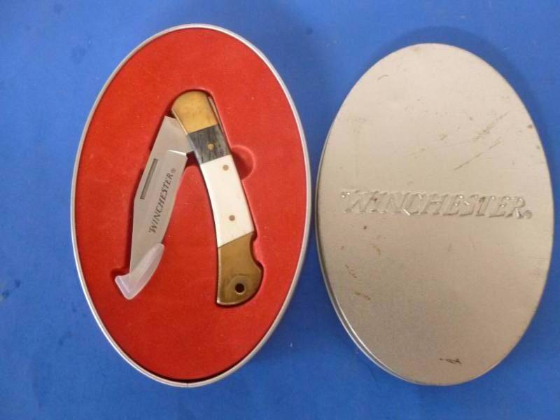 lot 224 image: Winchester Knife