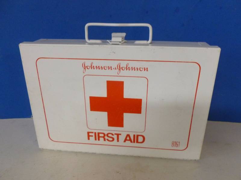 lot 228 image: First Aid Kit