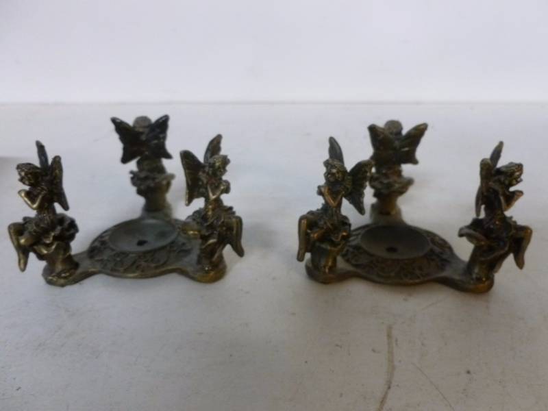 lot 244 image: Vintage Items