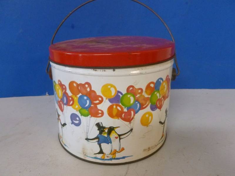 lot 254 image: Metal Container