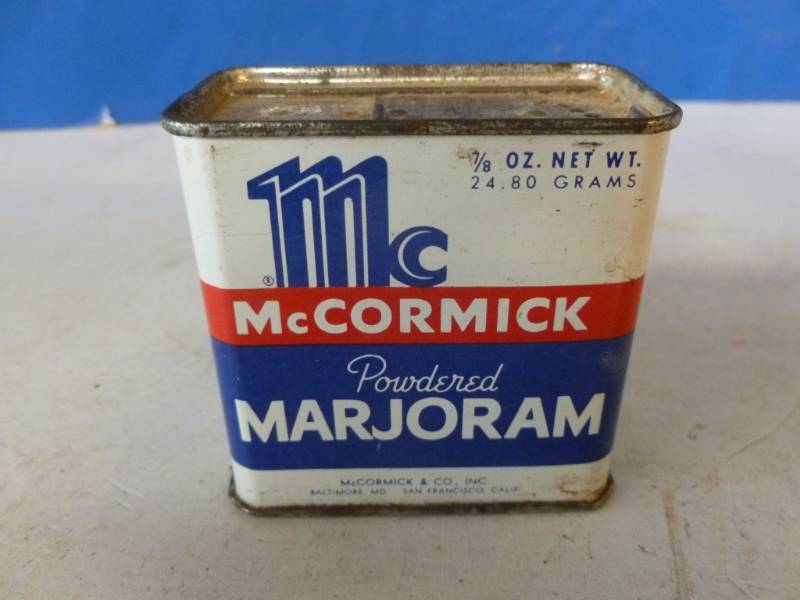 lot 260 image: Vintage Metal Container