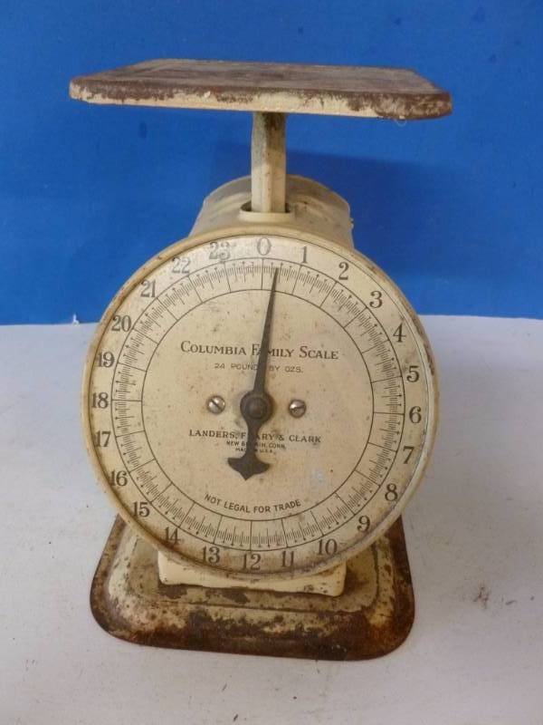 lot 270 image: Vintage Scale