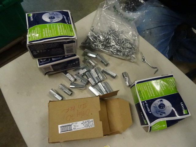 NEW LOT incl. Approx 50 Latch Hooks...