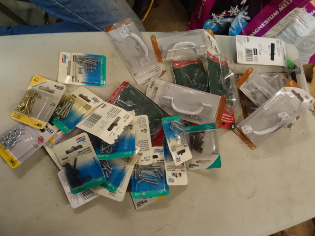 NEW LARGE LOT incl. Sash Lifts, Han...