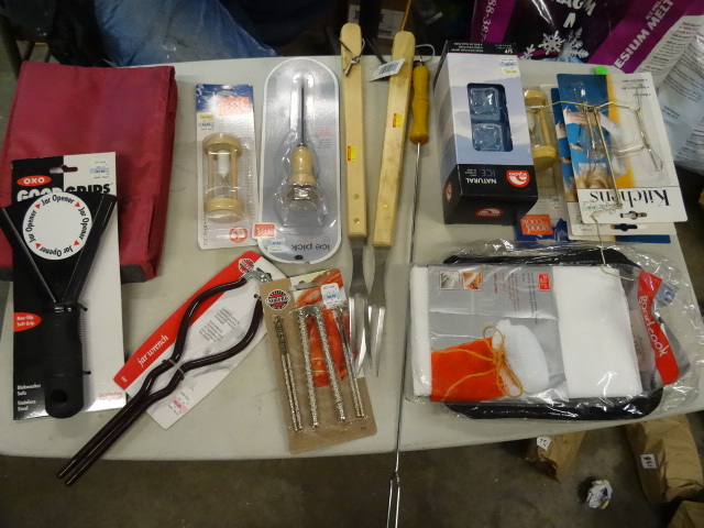NEW Kitchen LOT Grill Forks, Egg Ti...