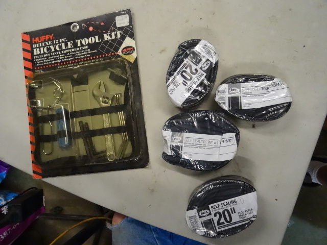 NEW LOT  Bicycle Items incl. Bicycl...