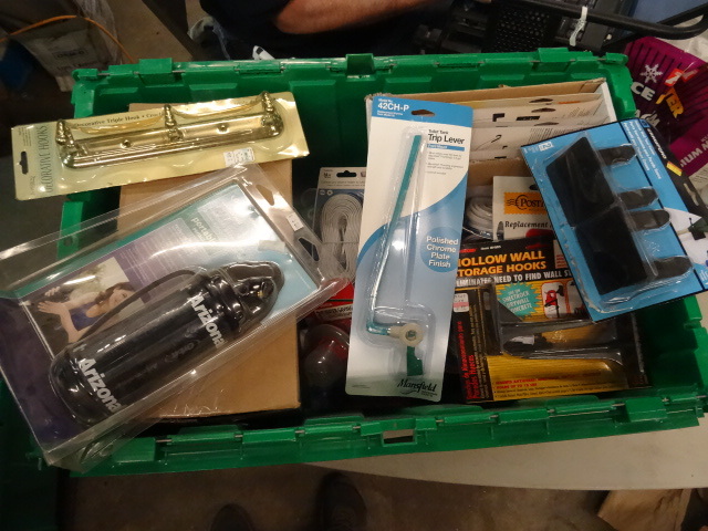 NEW ENTIRE BIN incl Tool Wall Hange...