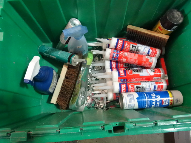 NEW ENTIRE BIN incl. QTY 7 Circular...