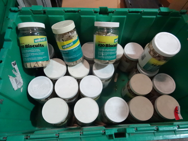 NEW ENTIRE BIN incl. QTY 6 WeiserCl...
