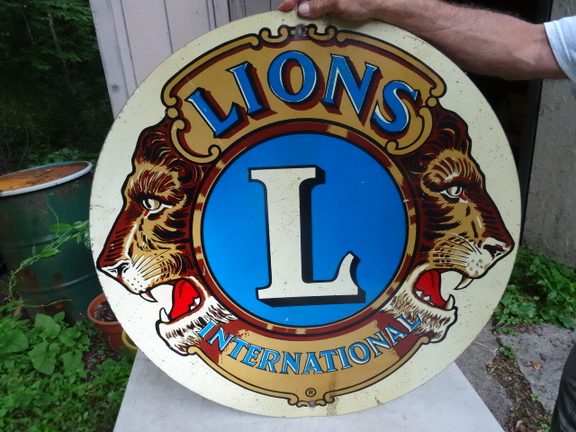 lot 4 image: Lions International metal sign. 30...