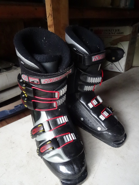 lot 9 image: Nordica snow ski boots. Slightly us...