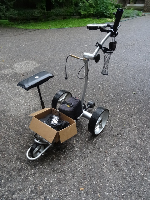 lot 19 image: Bat caddy remote control golf bag c...