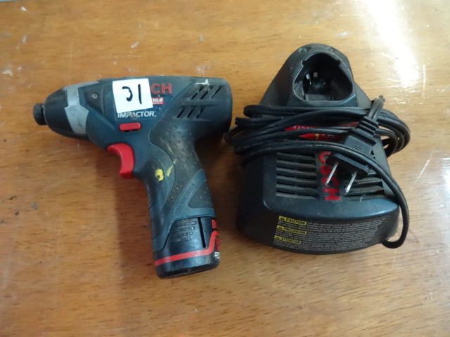 lot 31 image: Bosch 10.8 volt impactor. PS40. 1 b...