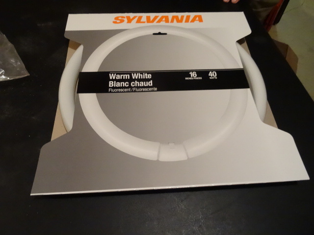 lot 55 image: Qty 9 Sylvania 16 40 watt warm whi...