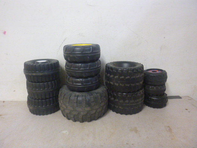 lot 10 image: Miscellaneous Plastic Tires