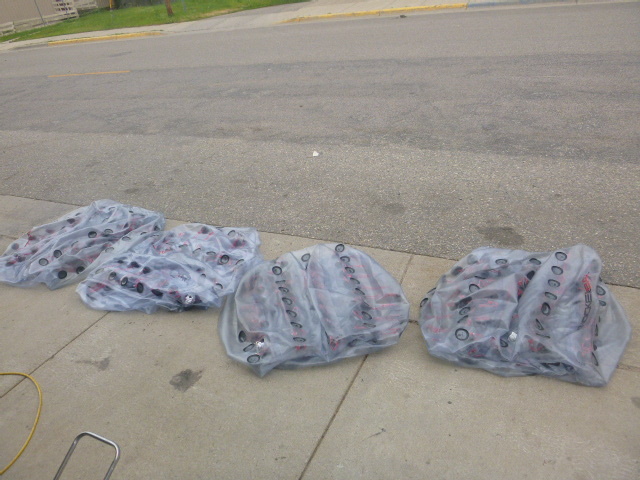 lot 27 image: 4 Knockerballs