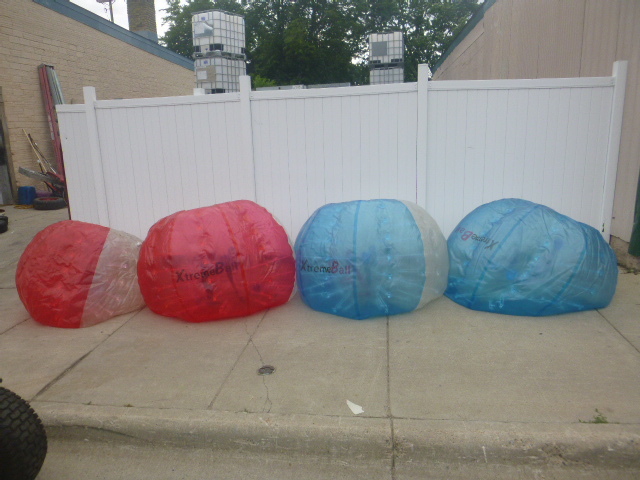lot 29 image: 4 X-Treme Balls