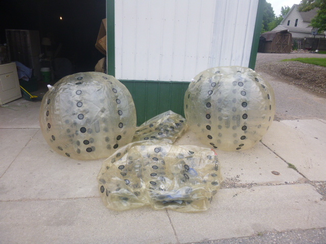 lot 31 image: 4 Knockerballs
