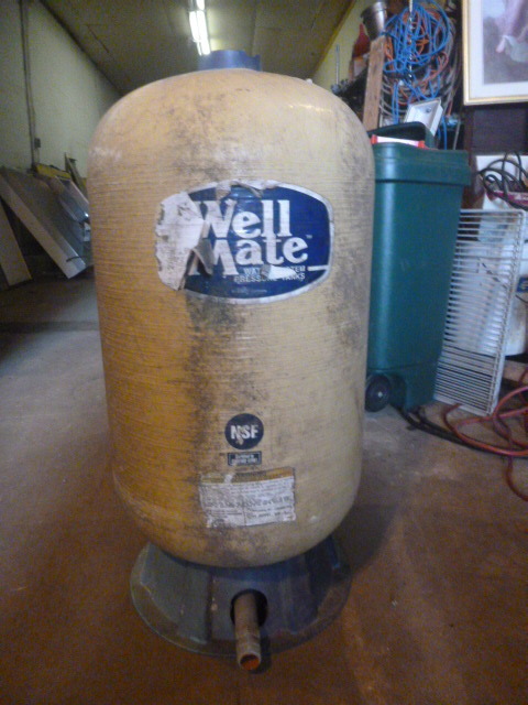 lot 37 image: Well Mate Pressure Tank