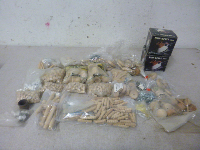 lot 56 image: Miscellaneous Craft Items