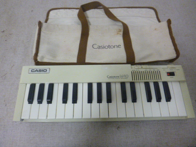 lot 61 image: Casio Casiotone M-10 Keyboard