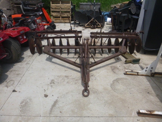 lot 69 image: 8 Foot Disk