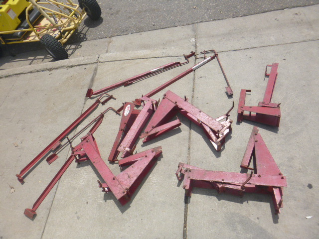 lot 76 image: 3 QualCraft Post Pump Jacks