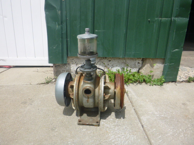 lot 79 image: Gast Vacuum Pump
