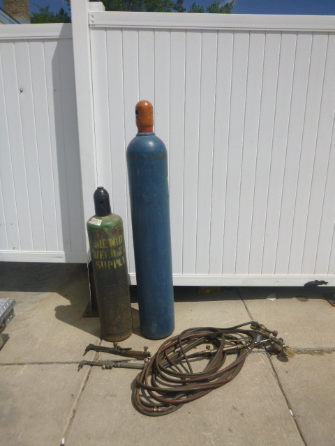 lot 86 image: Oxy-Acetylene Tanks