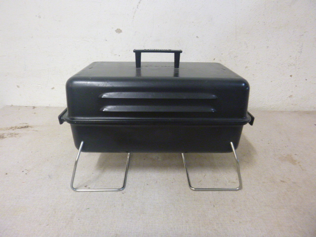 lot 82 image: Thermos Charcoal Grill