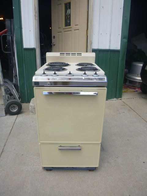 lot 90 image: Welbilt Electric Stove