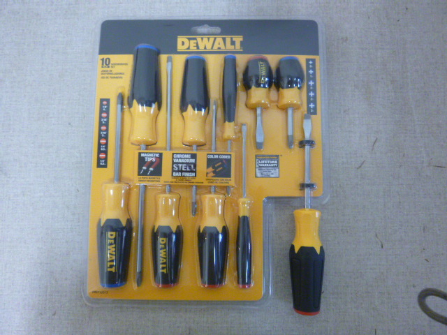 lot 96 image: DeWalt 10 Piece Screwdriver Set