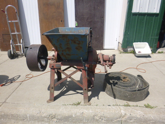 lot 101 image: Letx 110 Vintage Feed Mill