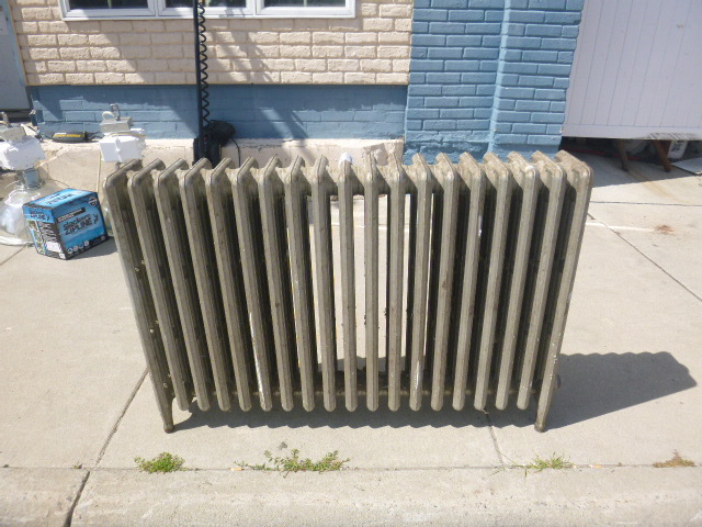 lot 107 image: Vintage American Radiator