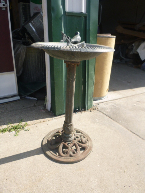 lot 109 image: Bird Bath