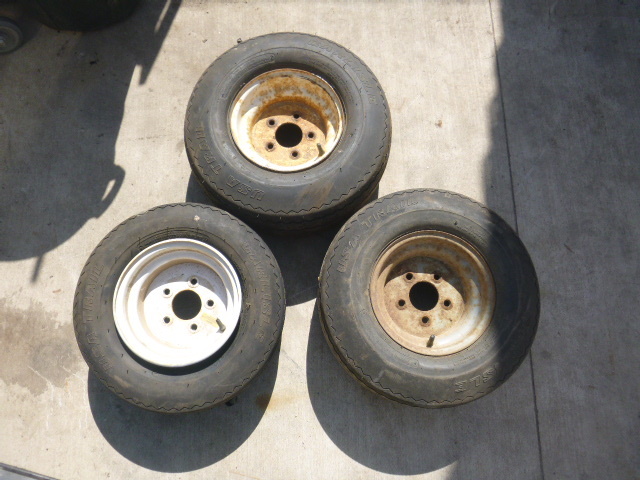 lot 116 image: 2 Carlisle Trailer Tires