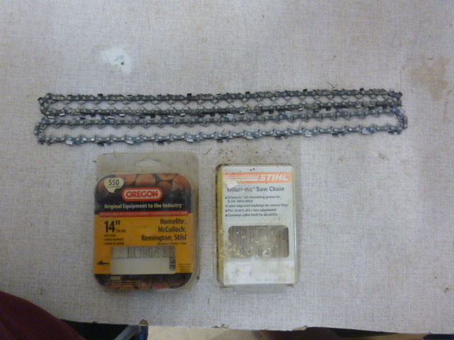 lot 123 image: 2 Chainsaw Chains