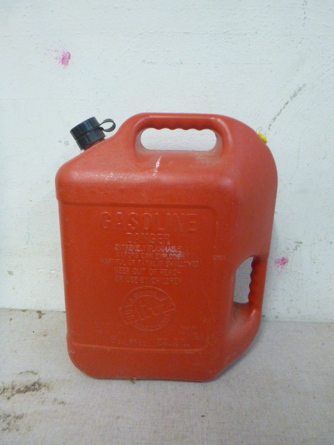 lot 125 image: Blitz Gas Can