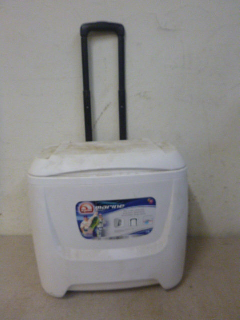 lot 127 image: Igloo Marine Rolling Cooler